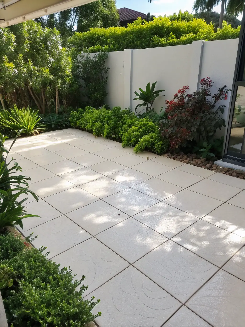 sidewalk paver cleaning sealing nokomis fl wash it | Wash-It Pressure Washing Nokomis FL A testimonial quote from a local resident praising Wash It's professionalism and attention to detail, displayed over an image of their sparkling clean patio.